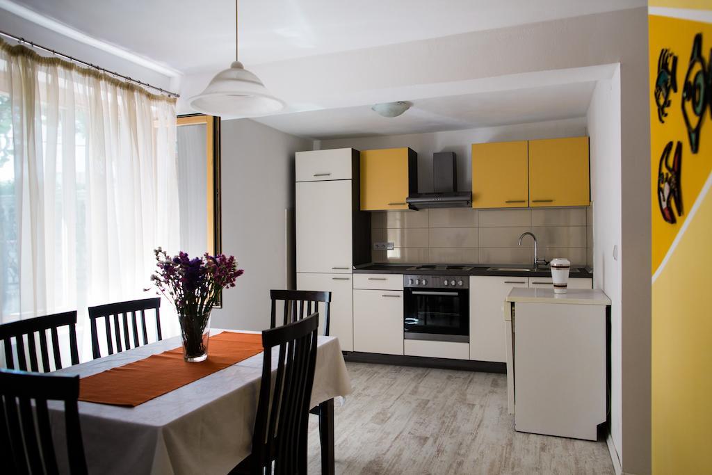 Apartments Kanajet Kaštela Стая снимка